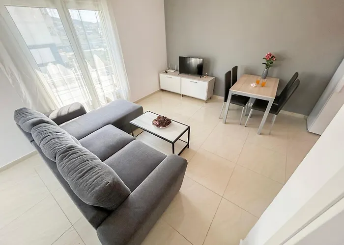 Durres Dream A95 Golem (Tirana)